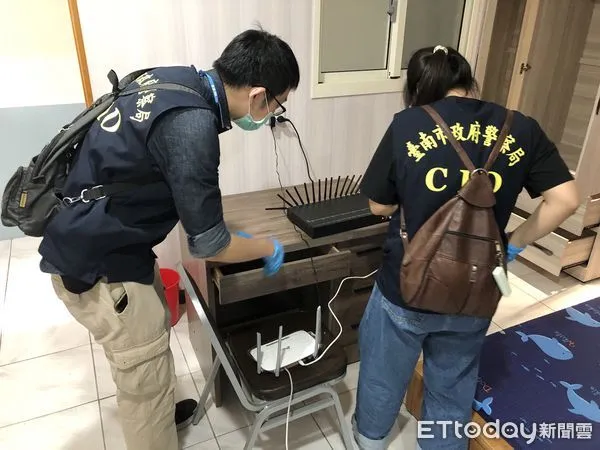 ▲台南市警局配合內政部警政署規劃執行「全國同步打擊詐欺專案行動」，針對詐欺集團、機房及網路詐欺等加強打擊，共計查獲21件、100名嫌犯，表現十分亮眼。（圖／記者林悅翻攝，下同）