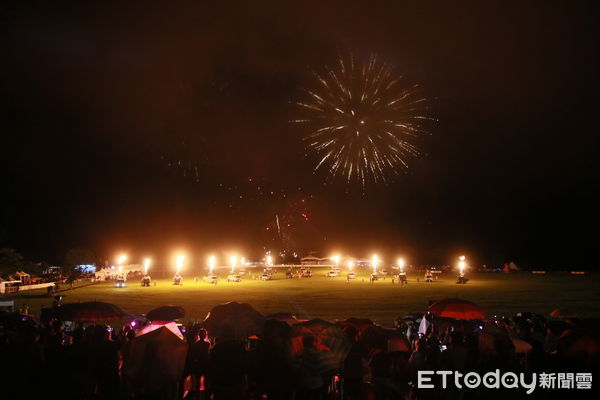 ▲2022台灣國際熱氣球嘉年華光雕音樂會，4千遊客嗨翻鹿野高台。（圖／記者楊漢聲翻攝）