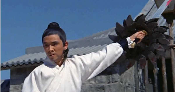 倪匡的首部電影編劇作品《獨臂刀》完成後，遭導演張徹大改得只剩片名。（圖／翻攝自YouTube）