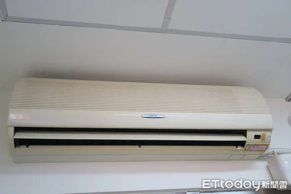 ▲確診居隔在家關窗開冷氣，家人也染疫。（示意圖／彰化醫院提供）