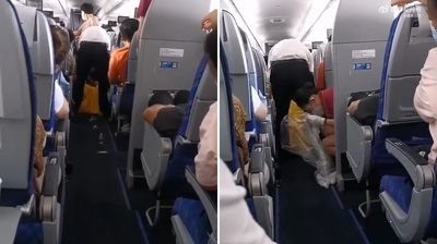 乘客腹瀉來不及去廁所「屎從機頭滴到機尾」　空服員跪地狂擦