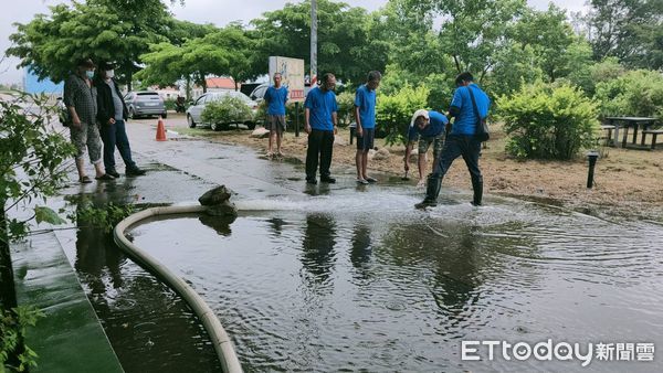 ▲▼金門3年來最大雨量造成多處淹水。（圖／記者林名揚翻攝）