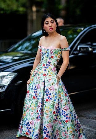 希里萬瓦里公主喜歡展現自己的獨特時尚。（翻自townandcountrymag.com）