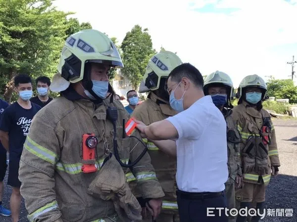 ▲台南市消防局第五大隊建立救災基本小隊管理機制，挑選訓練救災基本小隊帶隊官共26名，負責帶領災害現場小隊進行救災工作，提升整體救災人員效率及安全。（圖／記者林悅翻攝，下同） 