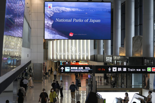 ▲▼日本從6月10日起開放外國觀光客以旅行團為單位入境，圖為成田國際機場。（圖／達志影像／美聯社）