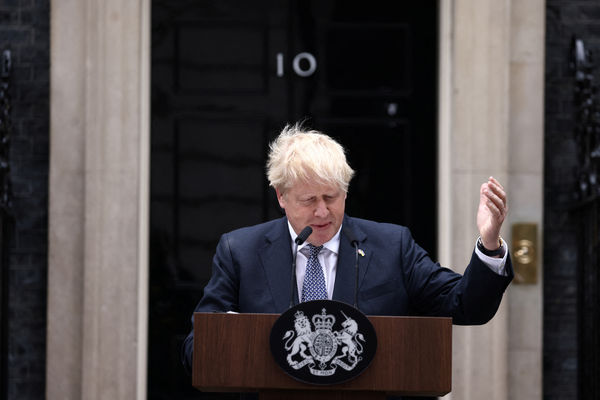 ▲▼英國首相強生（Boris Johnson）發表全國演說，宣布請辭但會留任至新首相就位。（圖／路透）