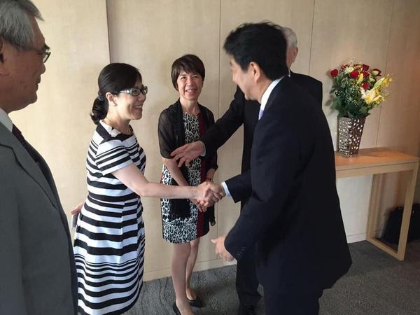 ▲▼李安妮2019年與日本前首相安倍晉三會面。（圖／翻攝自Facebook／李安妮）