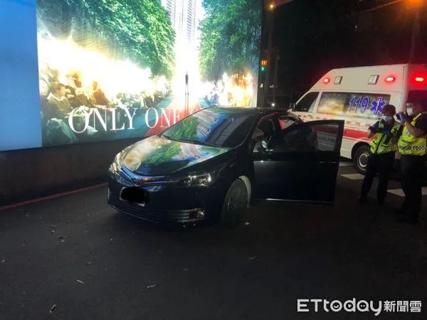 ▲台中一名男子躺在路邊自己車內10小時才被發現已經僵硬，檢方相驗查死因。（圖／民眾提供）