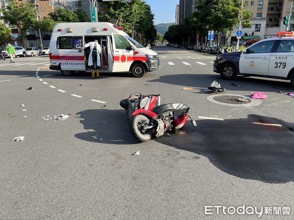 ▲▼三峽老婦疑闖紅燈遭撞死             。（圖／記者陳以昇翻攝）