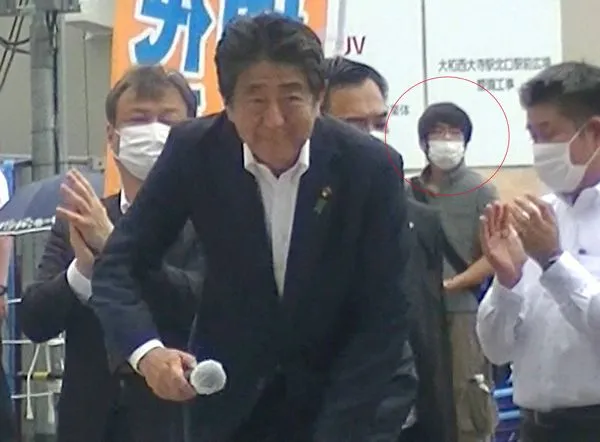 ▲▼安倍晉三遭41歲山上徹也槍擊身亡。（圖／路透）