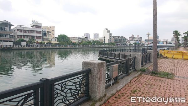 ▲台南市議員李啟維認為，如果台南要發展成為國際海洋大城市，解構運河讓台南運河沿岸成為親水友善環境實在刻不容緩。（圖／記者林悅翻攝，下同）
