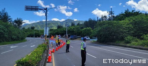 ▲恆春警方疏導交通             。（圖／記者陳崑福翻攝，下同）