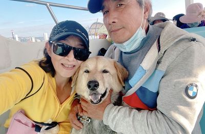 爸媽帶愛犬搭船沒有她！　女兒PO隔空被閃照：牠比我爽的原因