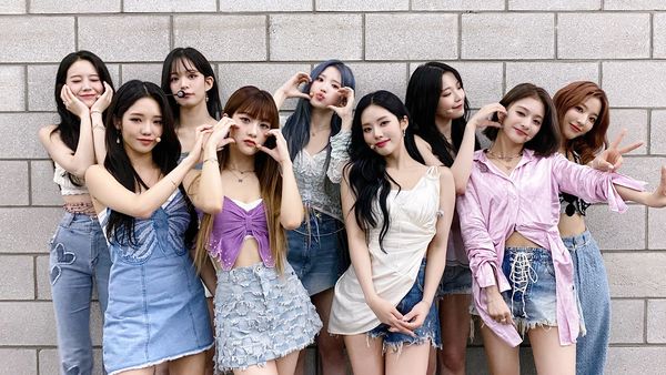 ▲▼fromis_9婉拒脫口罩　記者嗆「以為自己是防彈嗎」貶低對話全外流。（圖／翻攝自fromis_9推特）