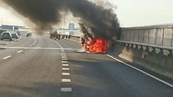 ▲國道3號彰化快官路段火燒車。 （圖／消防國道警方提供）