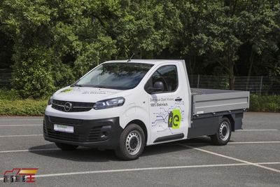 Opel「電動發財車」登場！328公里續航、載重960KG　未來有望抵台