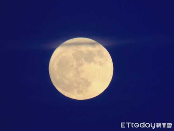 ▲今晚的月亮是今年最好看的月亮。（圖／讀者提供，未經授權不得任意轉載，下同）