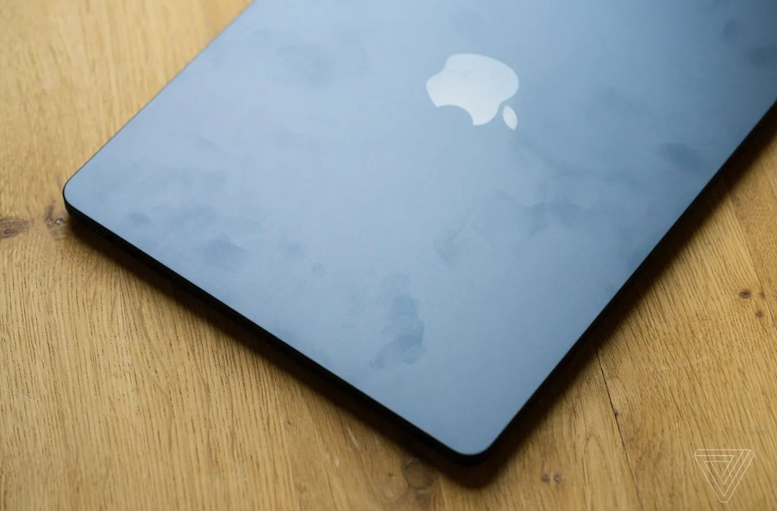 M2 MacBook Air「午夜新色」變惡夢？ 外媒曝1致命缺點 | ETtoday3C家電新聞 | ETtoday新聞雲