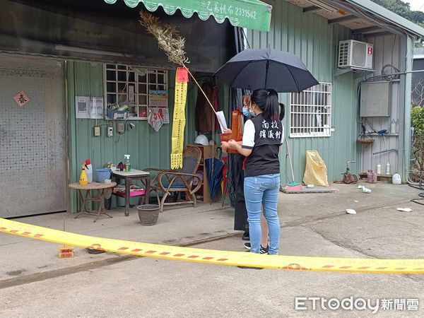 ▲▼南投康建生科公司發生4死槍擊命案，家屬返回現場招魂。（圖／記者唐詠絮攝）