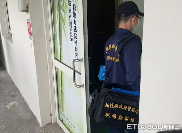 ▲▼南投康建生技槍擊4死1重傷，罕見派出霹靂小組至殯儀館現場保護家屬。（圖／記者戴上容攝）