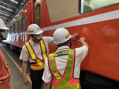 振興鐵道觀光！台鐵加碼推二鐵旅遊　9月起專用車廂載人車悠遊