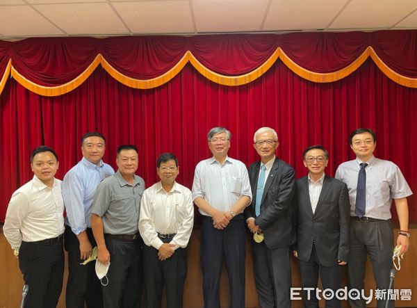 ▲輔仁大學與萬泰科技產學合作，打造跨領域防疫3.0健康平台。（圖／輔大提供）