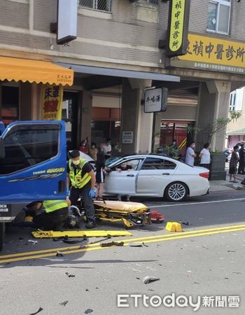 ▲台中車禍騎士命危 。（圖／記者鄧木卿翻攝）