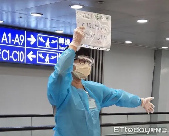 ▲▼歐洲線領隊H.C改投入公務單位在機場協助外籍船員檢疫工作。（圖／H.C提供）