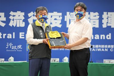 不捨陳時中昔日向民眾道歉 王必勝:掌聲背後就是不斷射向你的箭