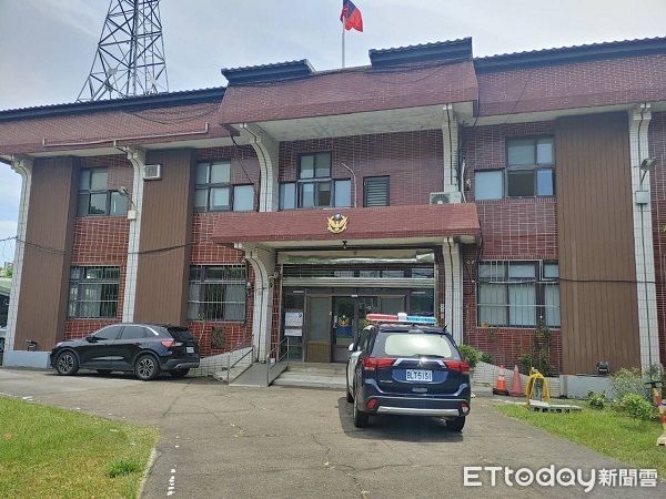 ▲張姓老翁遭虎頭蜂攻擊螫傷，家屬求助警方開道送醫。（圖／大溪警分局提供）