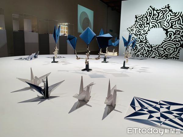 ▲▼藝術家野老朝雄首度來台舉行個人展覽，「野老朝雄 CONNET連結」展現幾何藝術魅力。（圖／記者林育綾攝）