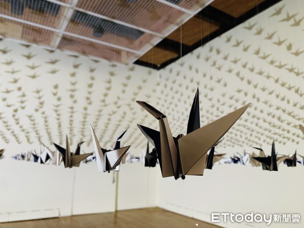 ▲▼藝術家野老朝雄首度來台舉行個人展覽，「野老朝雄 CONNET連結」展現幾何藝術魅力。（圖／記者林育綾攝）