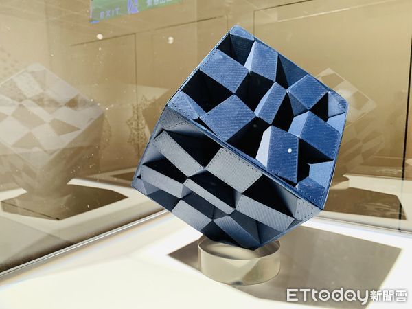 ▲▼藝術家野老朝雄首度來台舉行個人展覽，「野老朝雄 CONNET連結」展現幾何藝術魅力。（圖／記者林育綾攝）