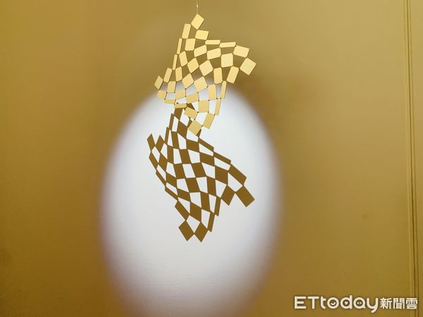 ▲▼藝術家野老朝雄首度來台舉行個人展覽，「野老朝雄 CONNET連結」展現幾何藝術魅力。（圖／記者林育綾攝）