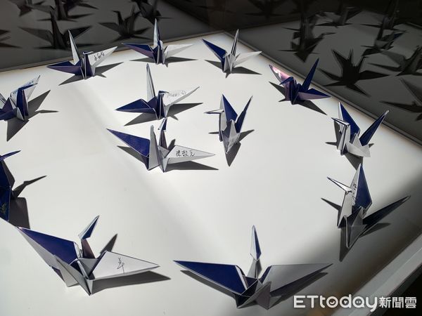 ▲▼藝術家野老朝雄首度來台舉行個人展覽，「野老朝雄 CONNET連結」展現幾何藝術魅力。（圖／記者林育綾攝）