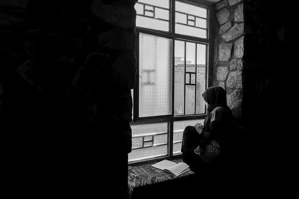 ▲▼阿富汗女孩為了還債，12歲就被迫嫁給債主，還犧牲上學去賺錢養家。（圖／台灣世界展望會）