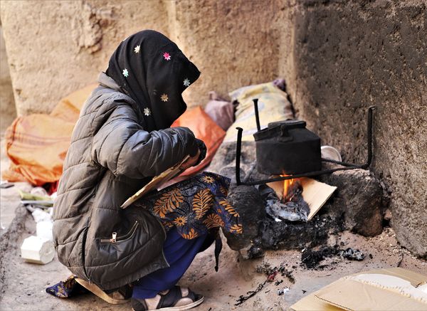 ▲▼阿富汗女孩為了還債，12歲就被迫嫁給債主，還犧牲上學去賺錢養家。（圖／台灣世界展望會）