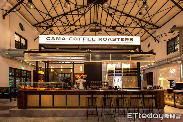 ▲古蹟鍋爐房變最潮咖啡聚所　cama café二號旗艦店8/5開幕。（圖／cama café提供）