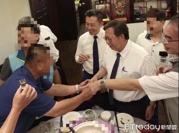 ▲林智堅、鄭文燦於是長官邸飲宴，並逐桌敬酒遭衛生局開罰。（圖／凌濤辦公室提供）