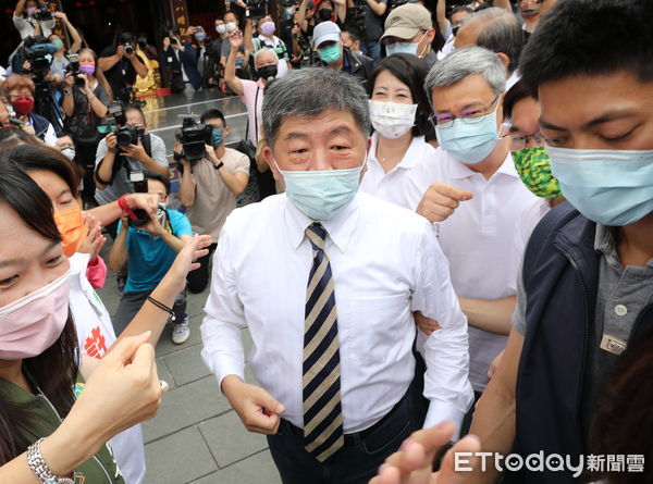 聊柯文哲突被問「有測過智商嗎」　陳時中「蛤一聲」反擊了 | ETtoda