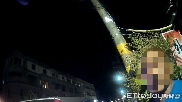 ▲台南市警三分局土城派出所，在安南區公學路4段取締自小客車駕駛未依規定繫安全帶時，意外查獲駕駛廖姓男子係竊盜通緝犯，立即逮捕解送歸案。（圖／記者林悅翻攝，下同）