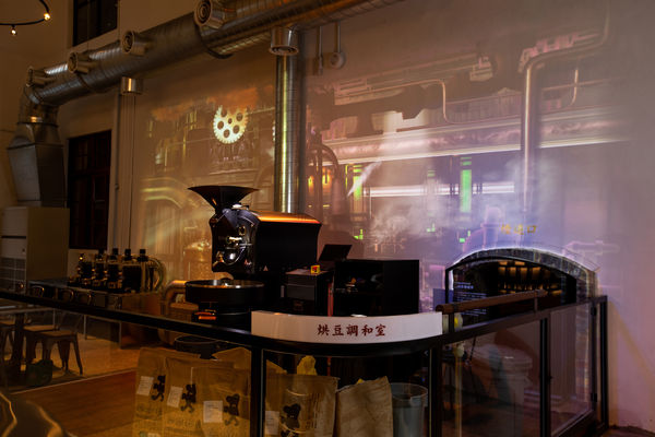 ▲cama café旗下第二號旗艦店「CAMA COFFEE ROASTERS豆留文青」。（圖／品牌提供）