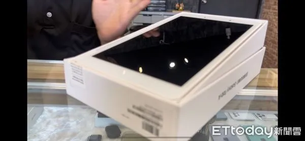 ▲高雄一家通訊行老闆因為客戶平板資料無法轉移，揚言要被告詐欺             。（圖／記者吳奕靖翻攝）