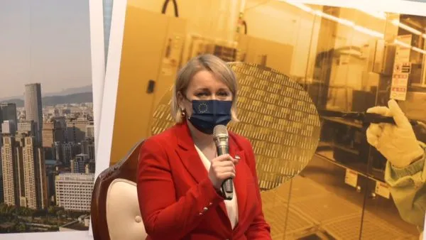 ▲▼立陶宛經濟暨創新部政次聶琉嫻娜（Jovita Neliupšienė）結束訪台行程，6/15離台前舉行記者會。（圖／翻攝自外交部直播）