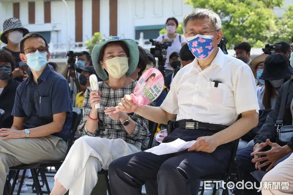 ▲台北市長柯文哲、副市長黃珊珊出席線形公園巡禮。（圖／記者林敬旻攝）