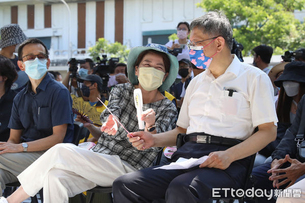 ▲台北市長柯文哲、副市長黃珊珊出席線形公園巡禮。（圖／記者林敬旻攝）