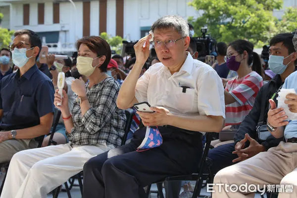 ▲台北市長柯文哲、副市長黃珊珊出席線形公園巡禮。（圖／記者林敬旻攝）