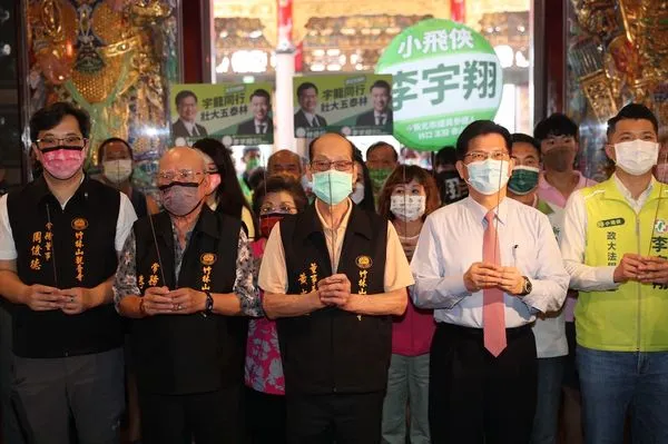 ▲▼民進黨新北市長參選人林佳龍參拜林口竹林山觀音寺。（圖／林佳龍競選辦公室提供）