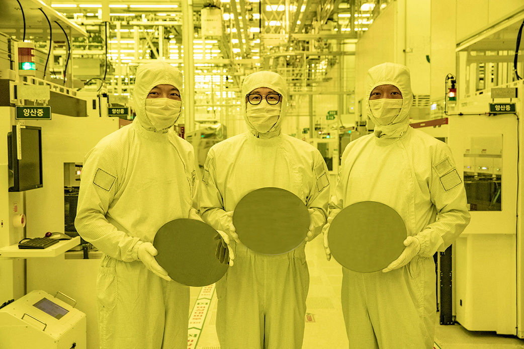 ▲▼三星電子6月30日宣布，搶先台積電生產3奈米晶片。（圖／路透）
