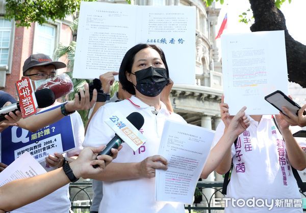 ▲▼立委賴香伶監察院前召開「論文門爭議，竹科管理局遭侵權未處理，監察院、廉政署應調查」記者會。（圖／記者屠惠剛攝）